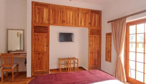 Standard Queen Room