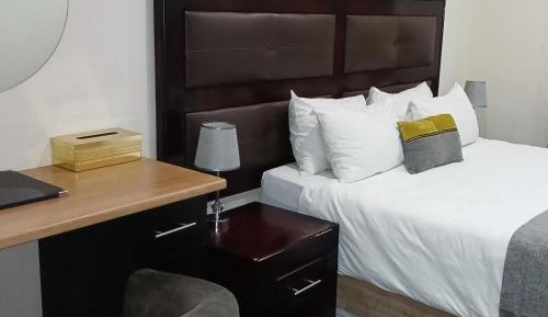 Comfort Queen Room