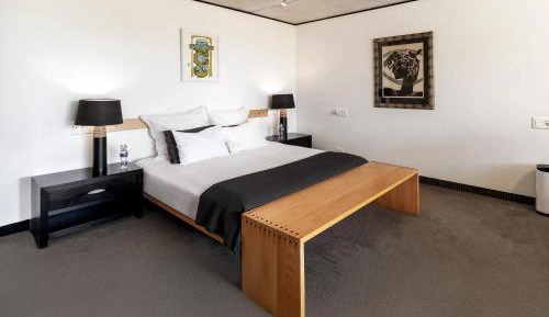 Deluxe Double Room with Bath 3
