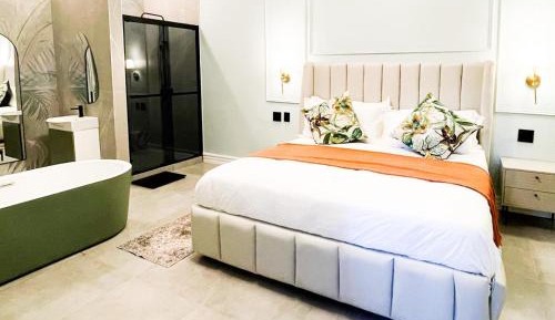 Comfort Queen Room