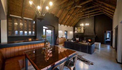 Black Rhino Villa Includes 2 Game Drives