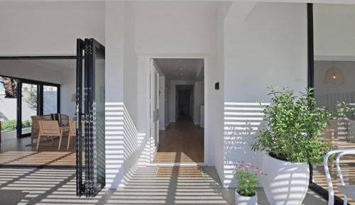 Standard Room with Courtyard View