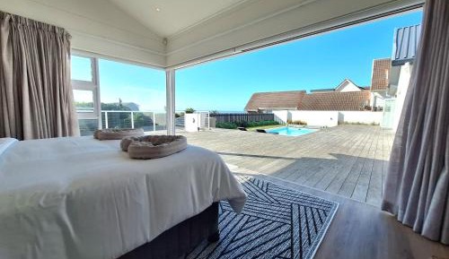 Four-Bedroom Deluxe Home - Oceanfront