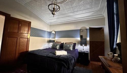 Standard Queen Room