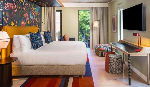 Deluxe King Room with Balcony