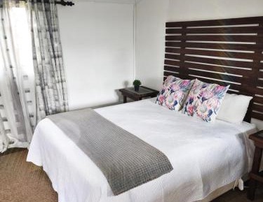 Deluxe Double Room (2 Adults + 1 Child)