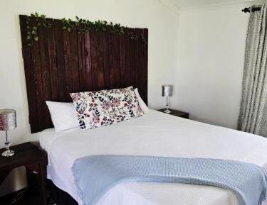 Deluxe Double Room (2 Adults + 1 Child)