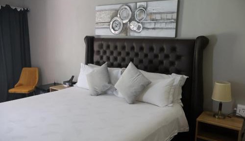 Luxury Queen Room