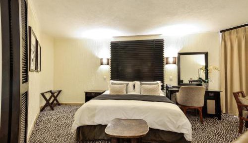 Luxury King Suite