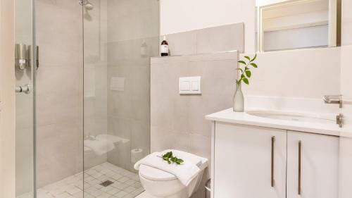 Two Bed Pool Superior 215