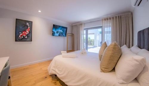Luxury Queen Room