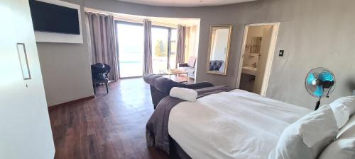 Queen Room with Sea View