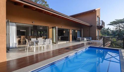 Villa with Garden View