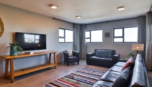 Deluxe Studio