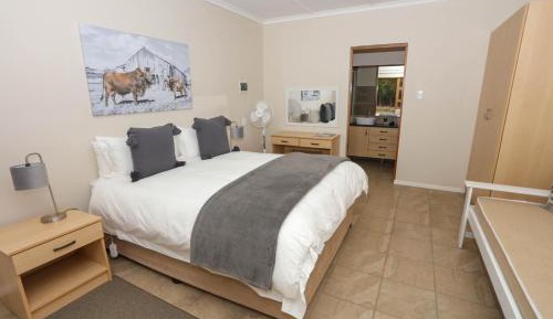 Queen Room with Garden View