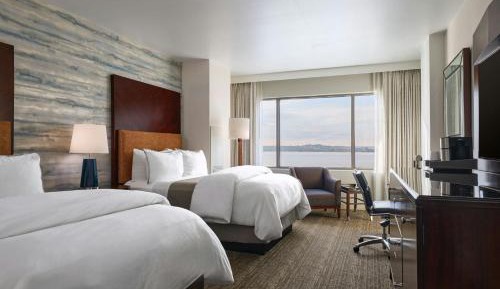 Deluxe, Guest room, 2 Double Beds, Riverview