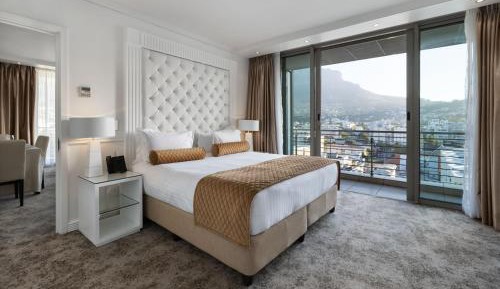 Deluxe Two-Bedroom Suite