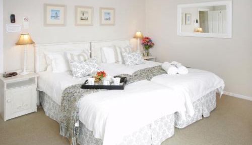 Luxury King or Twin Room with Pool View 