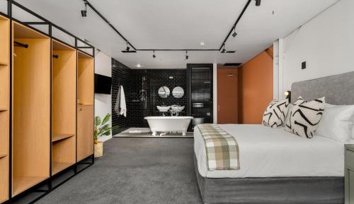Double or Twin Room with City View