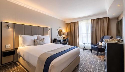 Standard Queen Room