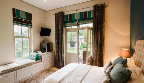 Deluxe Double Room with Balcony - Helderberg