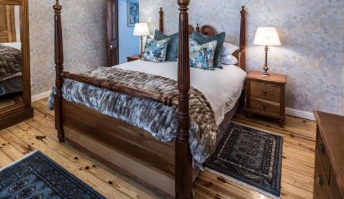 Luxury Queen Room