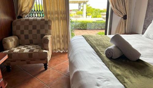 Comfort Queen Room