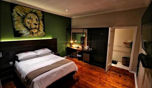 Queen Room