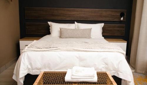 Luxury Queen Room