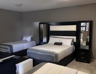 Deluxe Family Suite