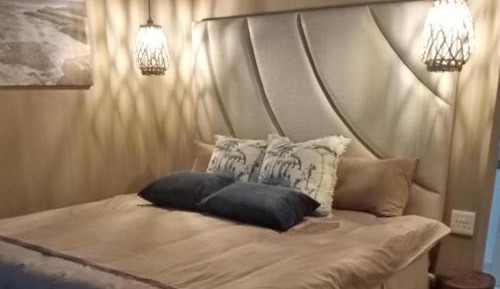 Deluxe King Suite