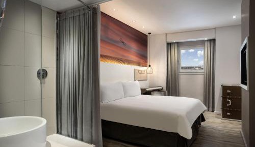 Guest room, 1 King Bed