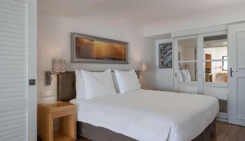 One-Bedroom Suite - Balcony and Ocean View