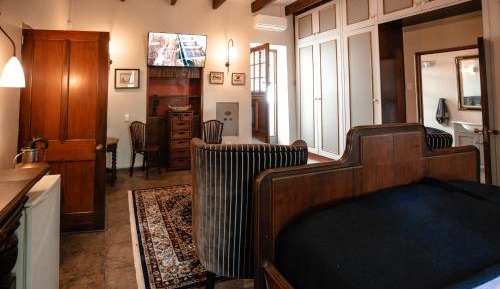 Honeymoon King Room