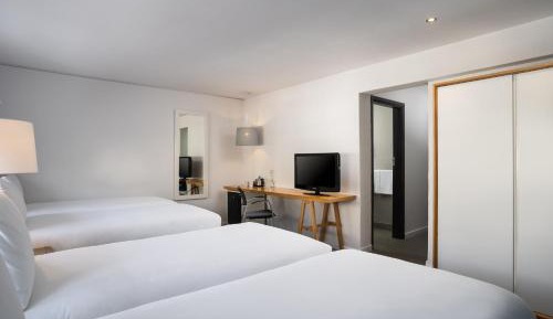 Large Quadruple Room 
