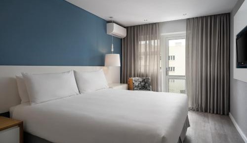 Guest room, 1 King, Balcony