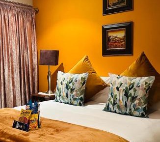 Deluxe Queen Room