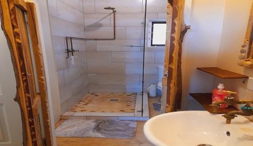 Budget Double Room with Shared Bathroom
