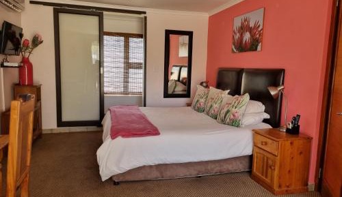 Deluxe Double Room (2 Adults + 1 Child)