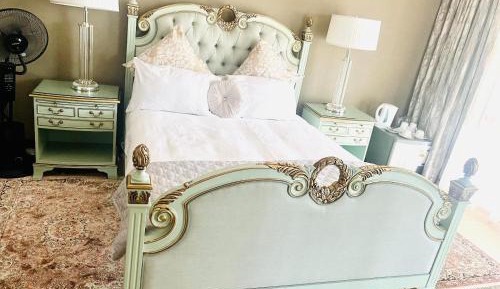 Luxury Queen Room