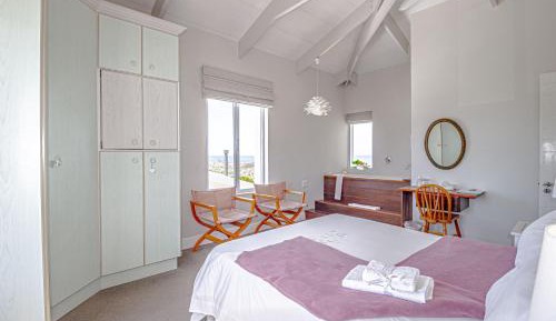 Luxury Queen Room