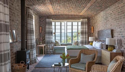 Deluxe King Suite