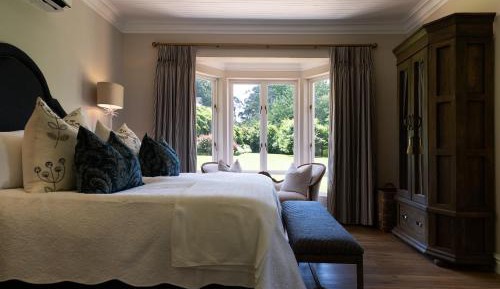 King Suite with Pool View