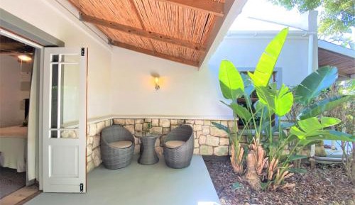 Garden Room with Bath and Shower (King or Twin)
