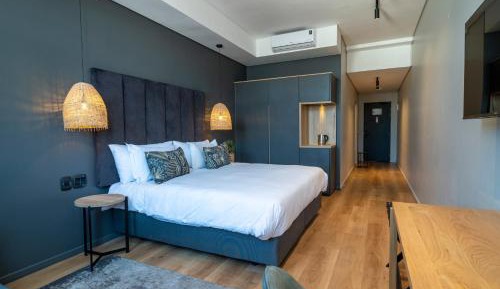 Luxury Suite with City View