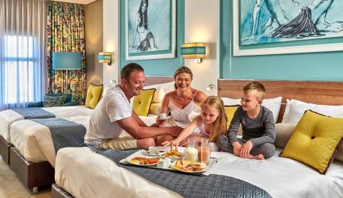 Deluxe Family Room