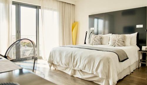 Deluxe Double Sea Facing Room with Balcony