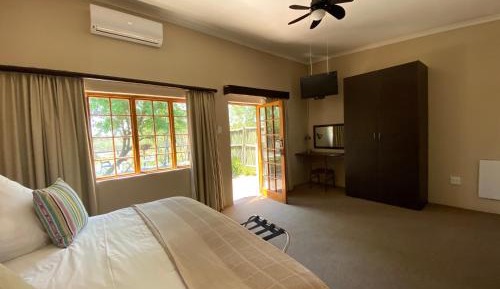 Deluxe Room with Kitchen and Dam View