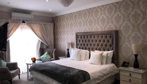 Queen Room
