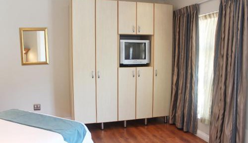 Studio (2 Adults)